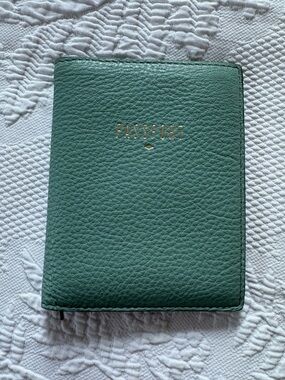 Fossil RFID leather passport holder wallet  aqua blue credit card organizer